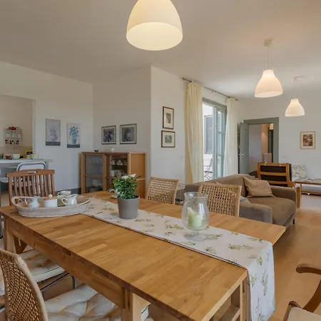 Holiday home In With Wifi *